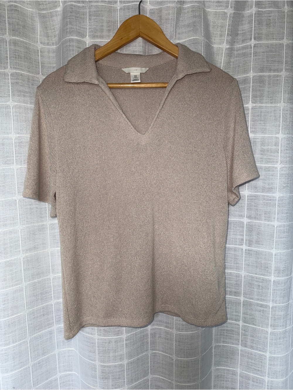 H&M Short Sleeve Polo-Style Knit Top in Taupe